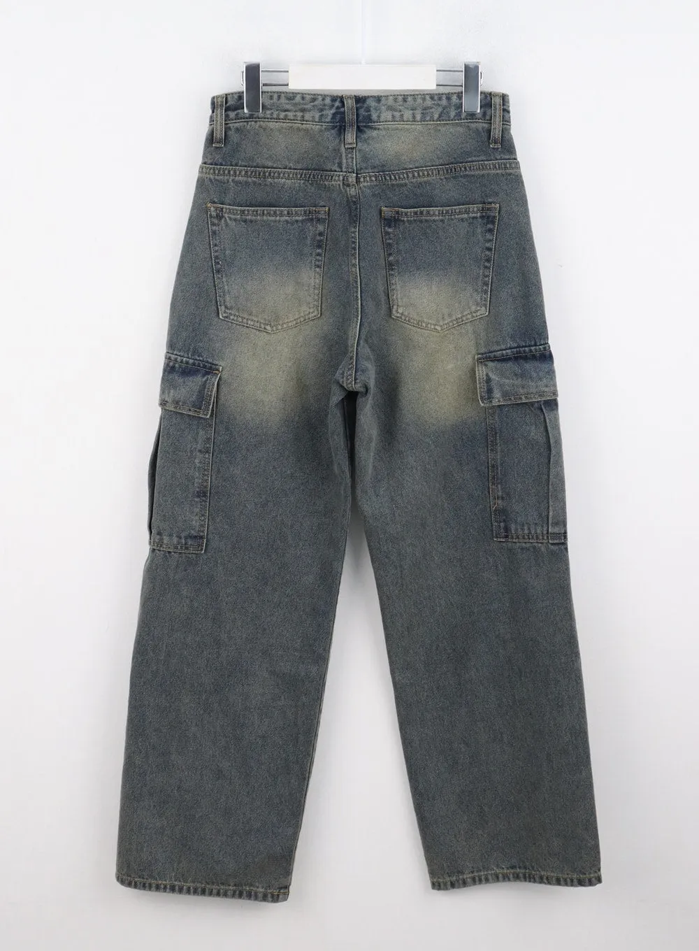 High-Waisted Cargo Jeans IO324