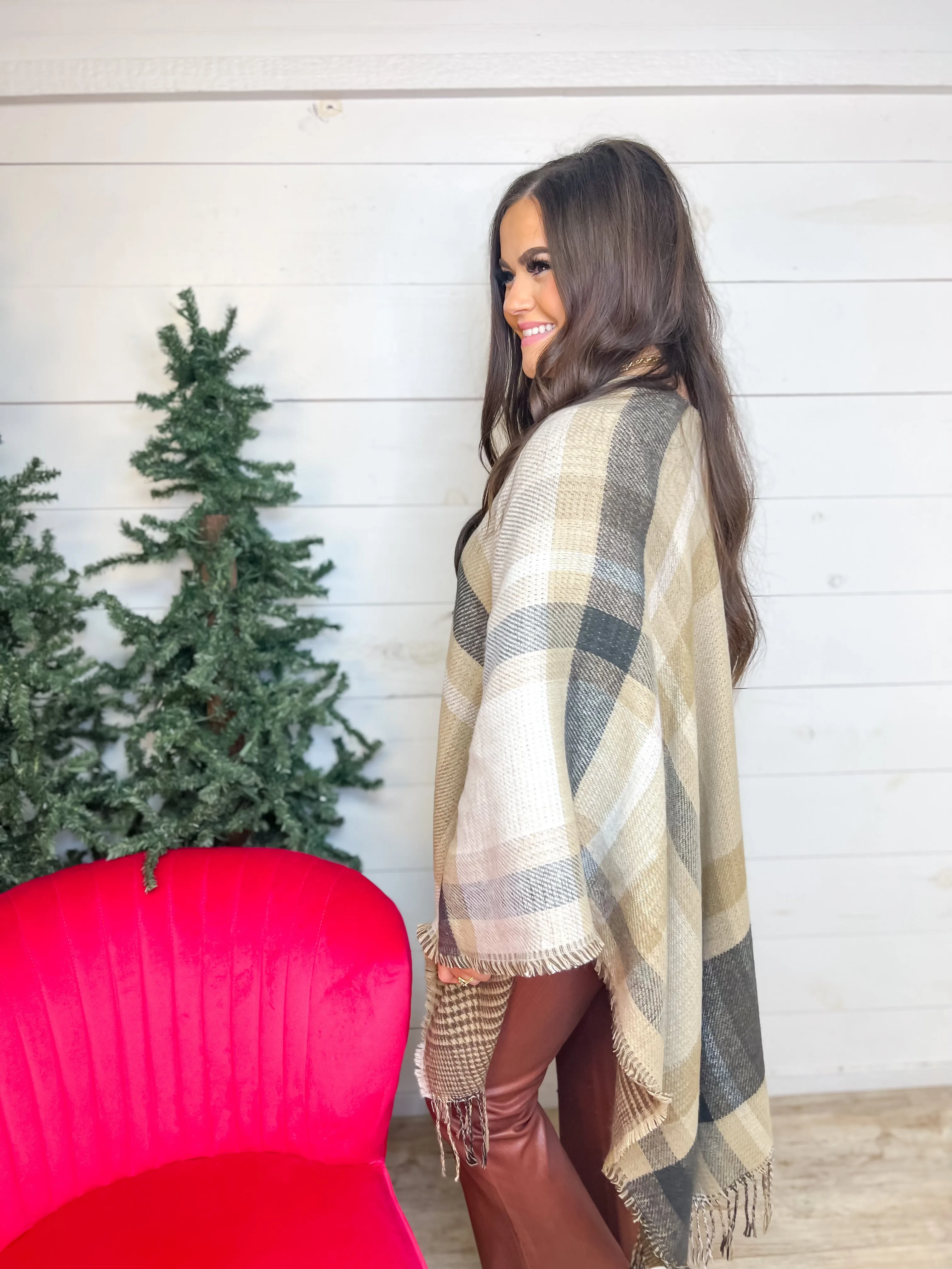 [Mud Pie] Yvette Reversible Poncho-Tan