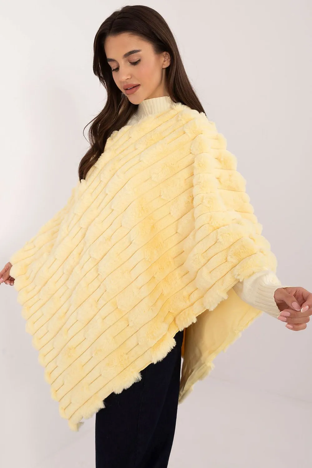 Poncho model 190863 AT