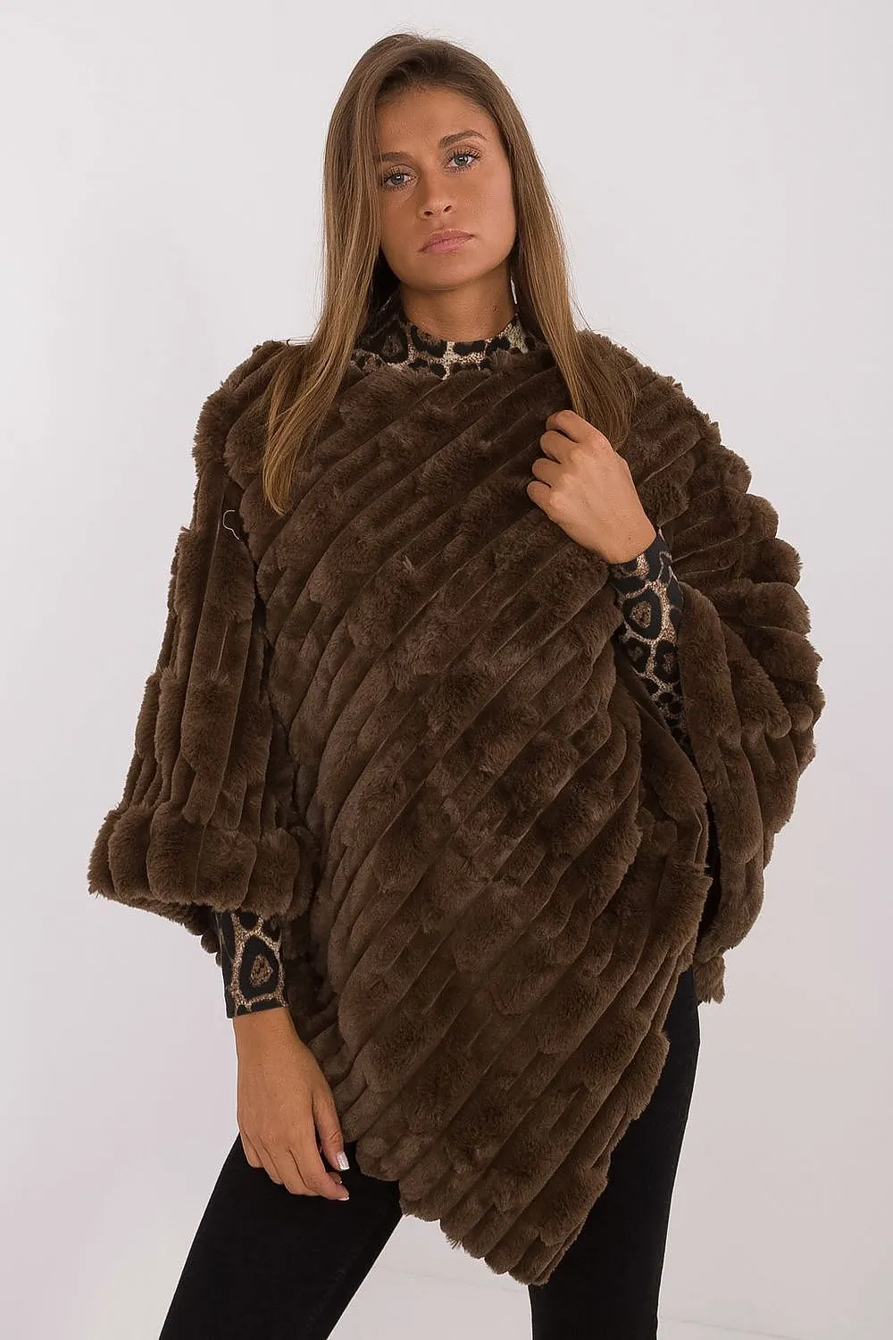 Poncho model 190863 AT