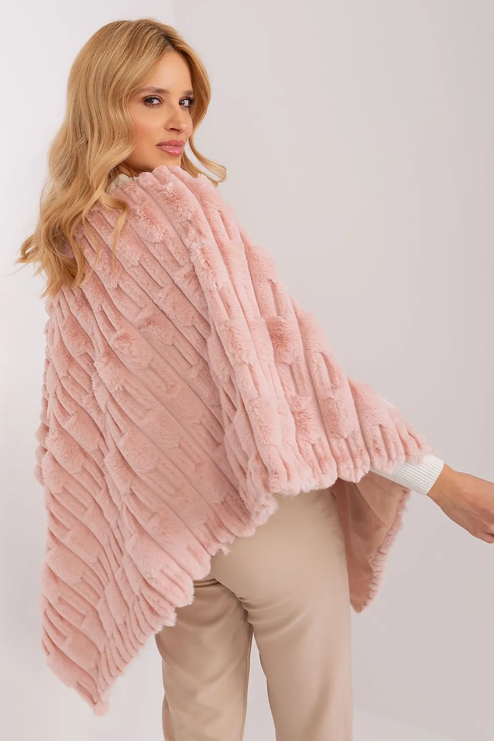 Poncho model 190863 AT