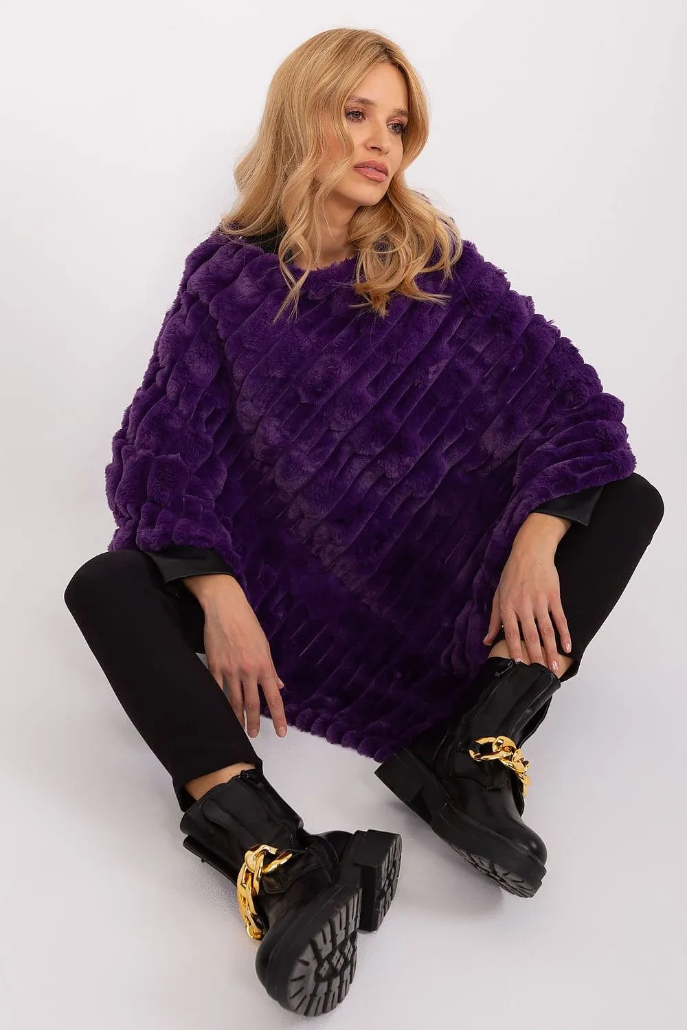 Poncho model 190863 AT