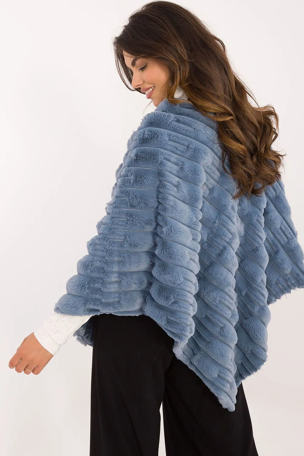 Poncho model 190863 AT