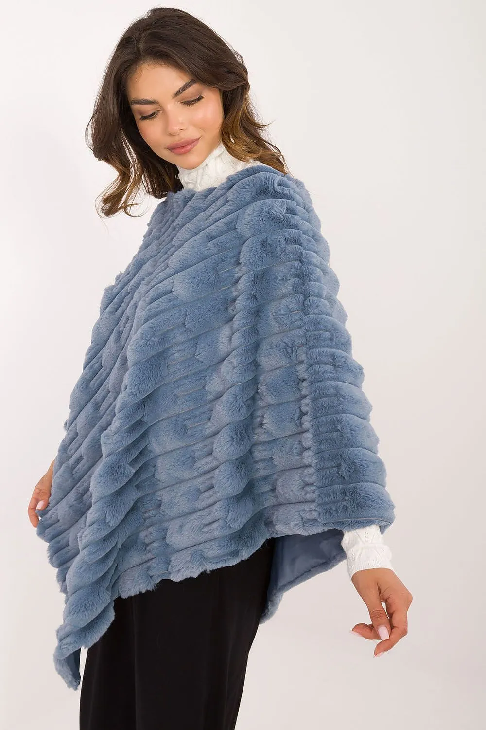 Poncho model 190863 AT