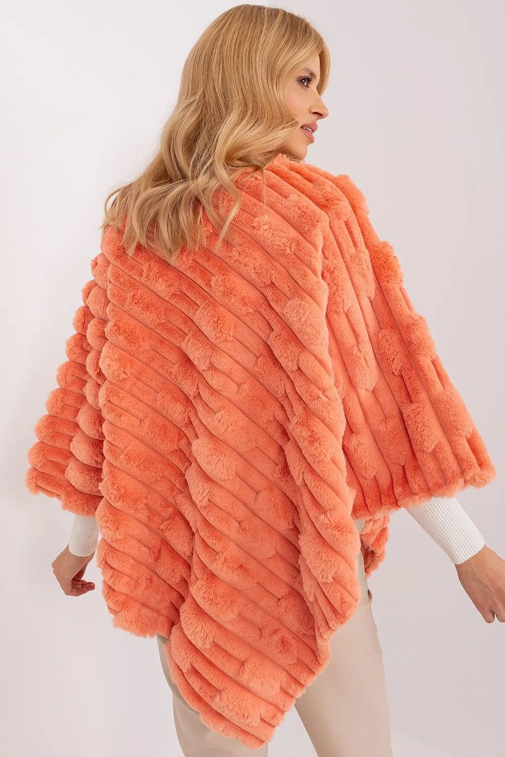 Poncho model 190863 AT