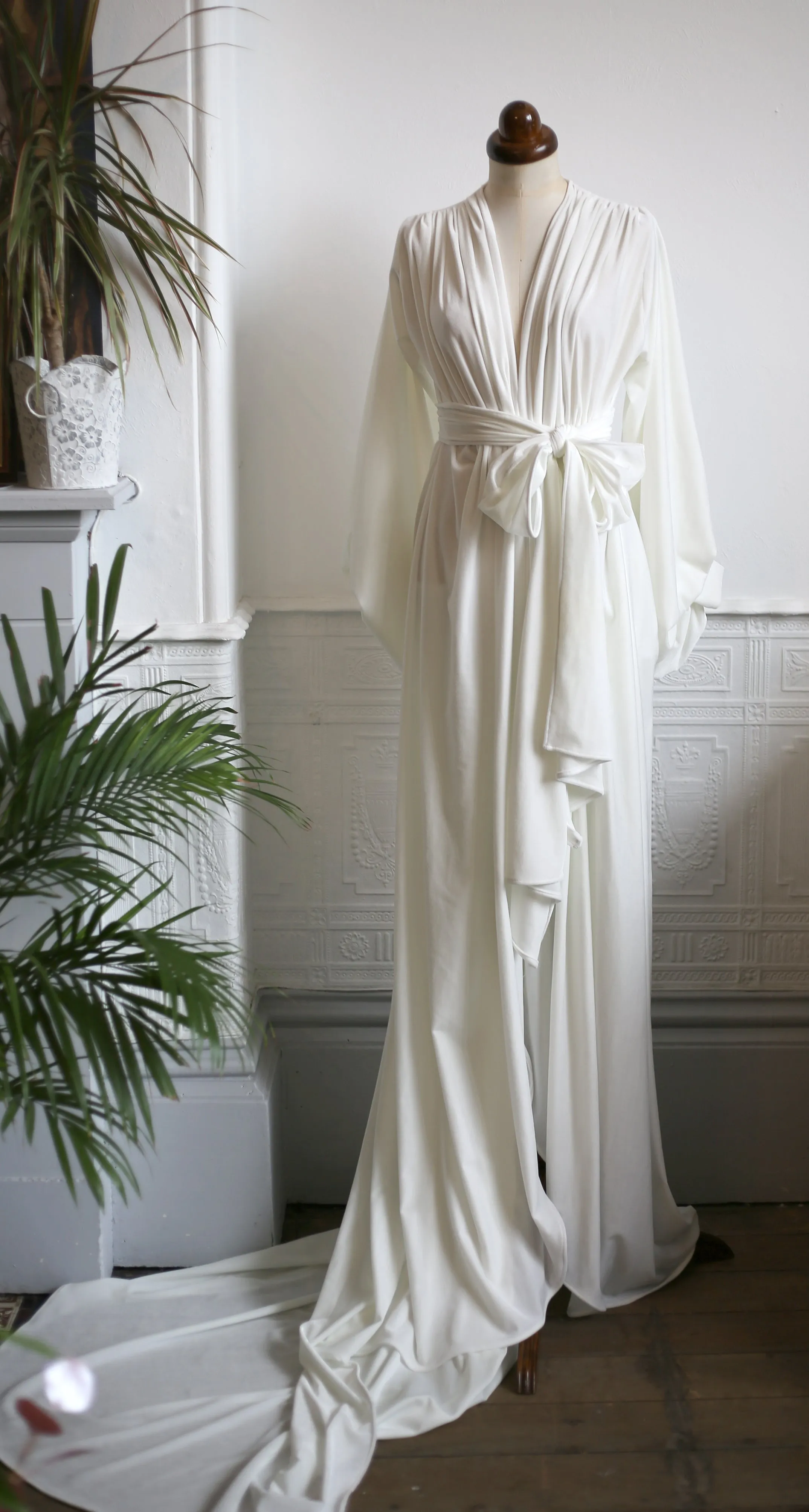 Vamp -  Ivory Velvet Wedding Gown - OS