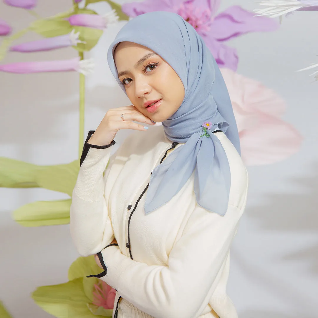 Zahira Knit in Broken White (Lozy x Nashwa)