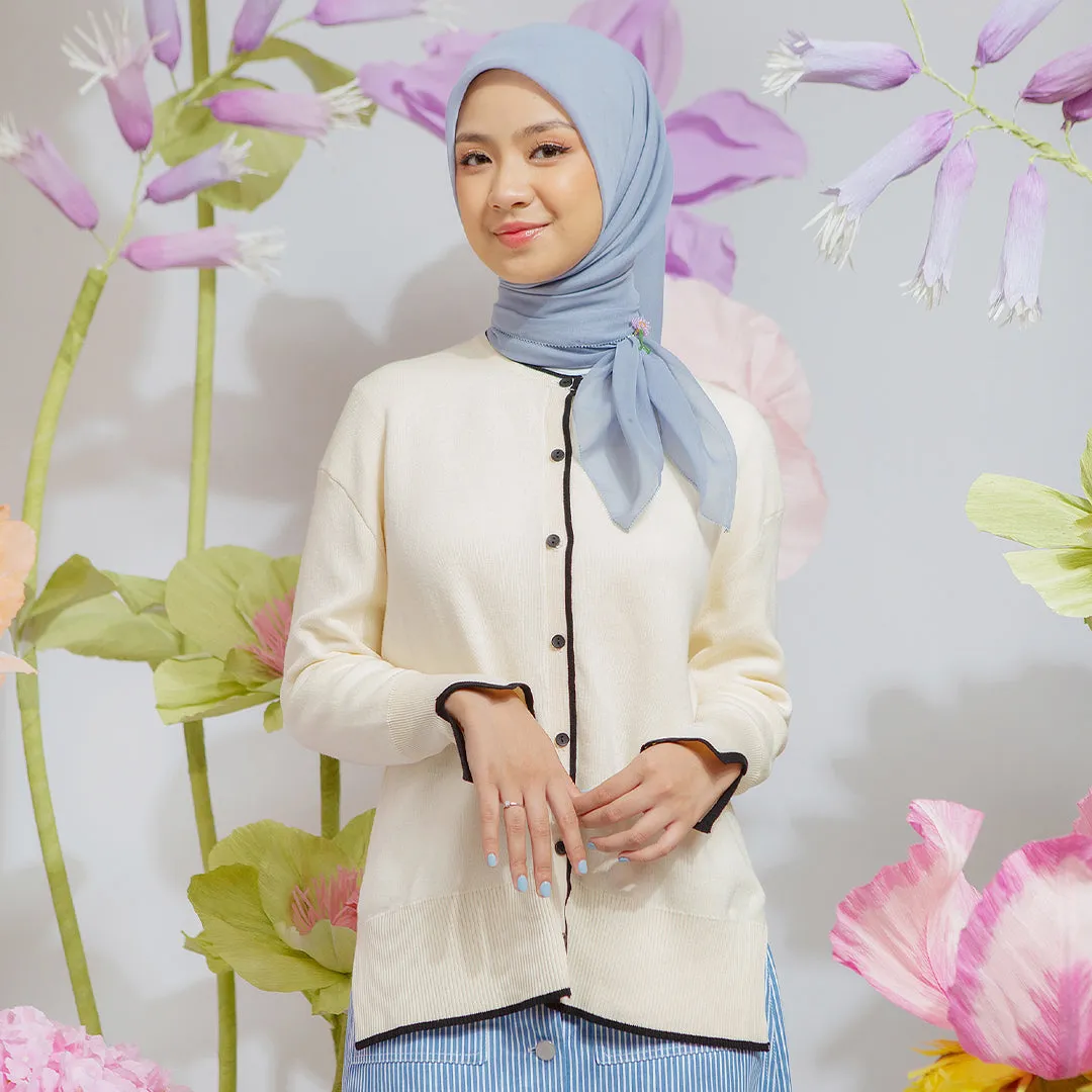 Zahira Knit in Broken White (Lozy x Nashwa)