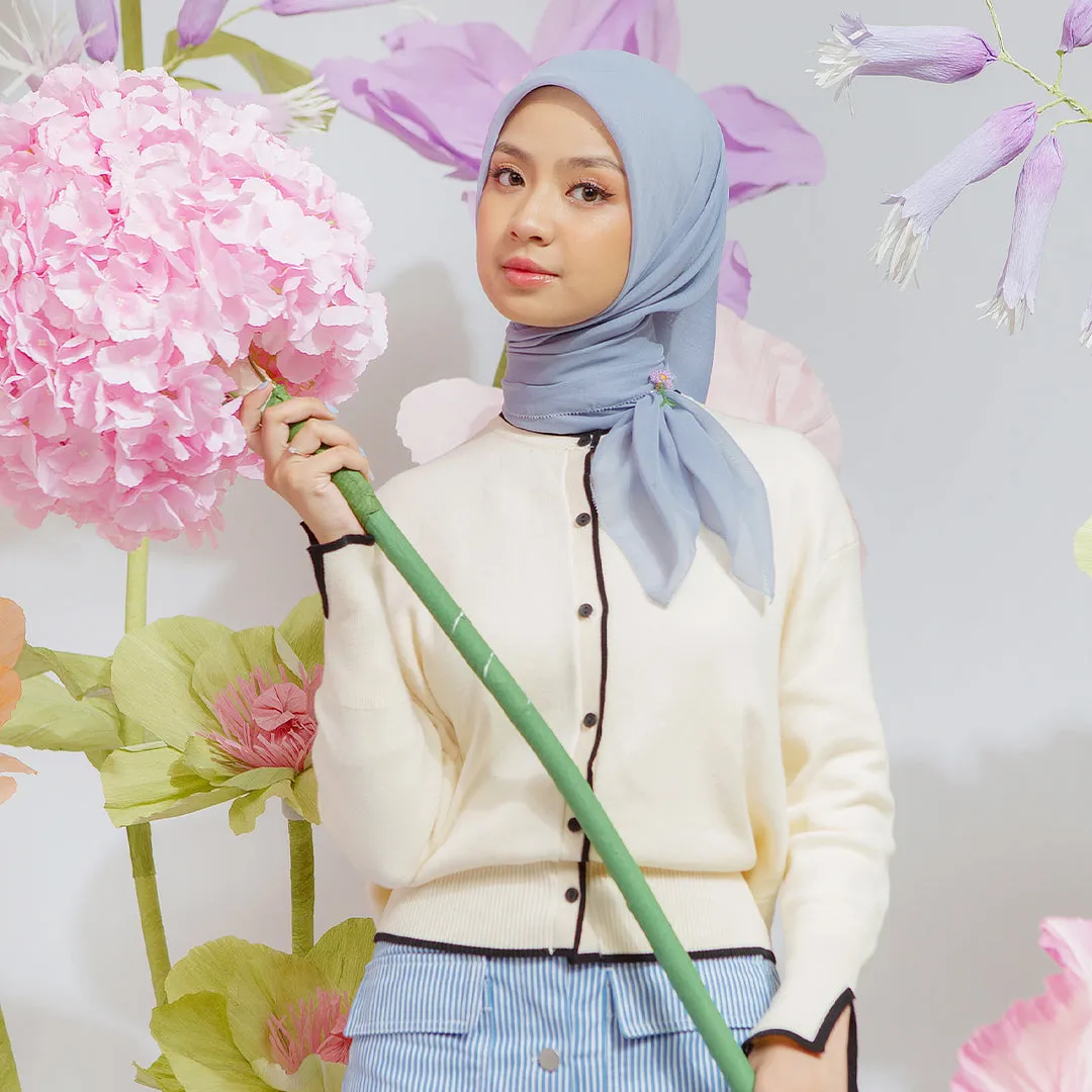 Zahira Knit in Broken White (Lozy x Nashwa)